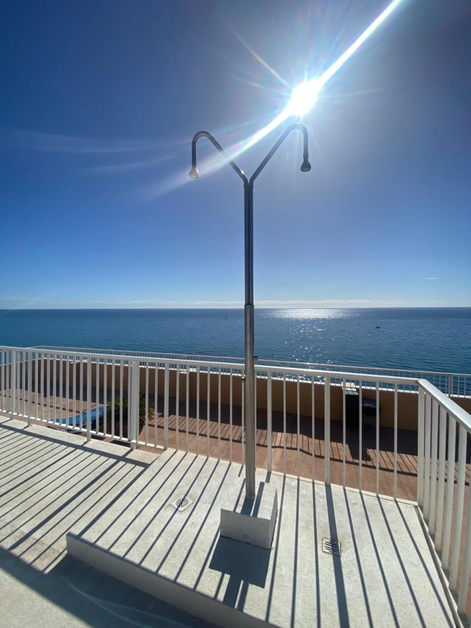 Marbella Beachfront Edificio Mayoral Primera Linea De Playa Y Centro Ciudad Con Barco Opcional Luaran gambar