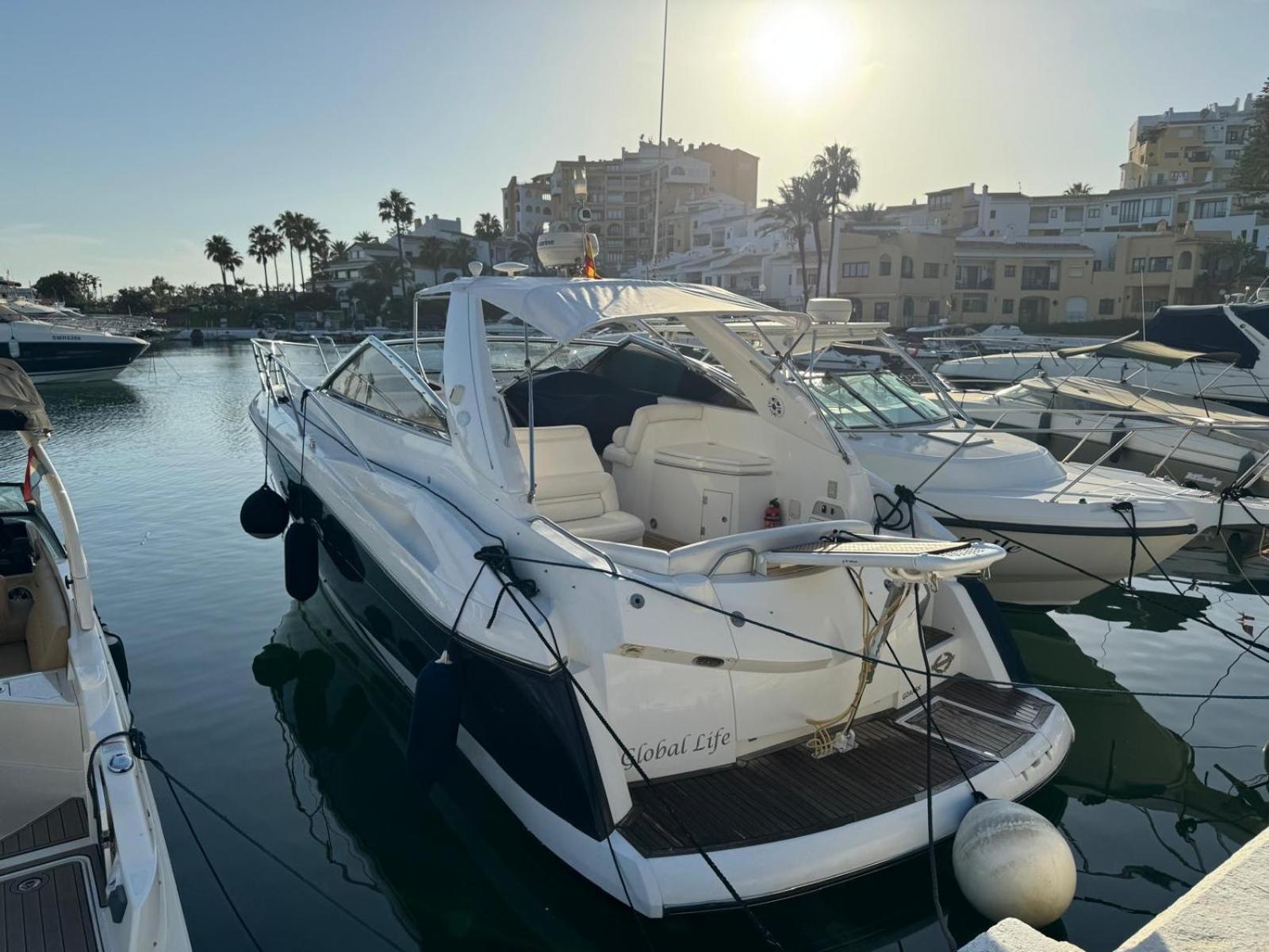 Marbella Beachfront Edificio Mayoral Primera Linea De Playa Y Centro Ciudad Con Barco Opcional Luaran gambar
